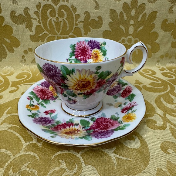 Autumn Glory Fine Bone China England Teacup and Saucer Set - Picture 1 of 5
